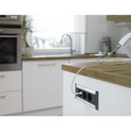 vgradna-vticnica-evoline-frame-dock-3-x-schuko-vticnice-aluminij-primer