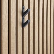 manjsa-obesalna-kljuka-sinon-za-akust-in-dizajn-panel-visina-90-mm-u-m-crna