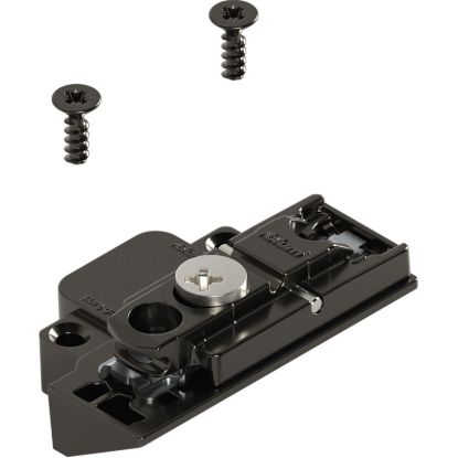 blum-clip-onyx-ekscenter-montazna-plosca-za-teles-rocico-ozek-alu-okvir-desna